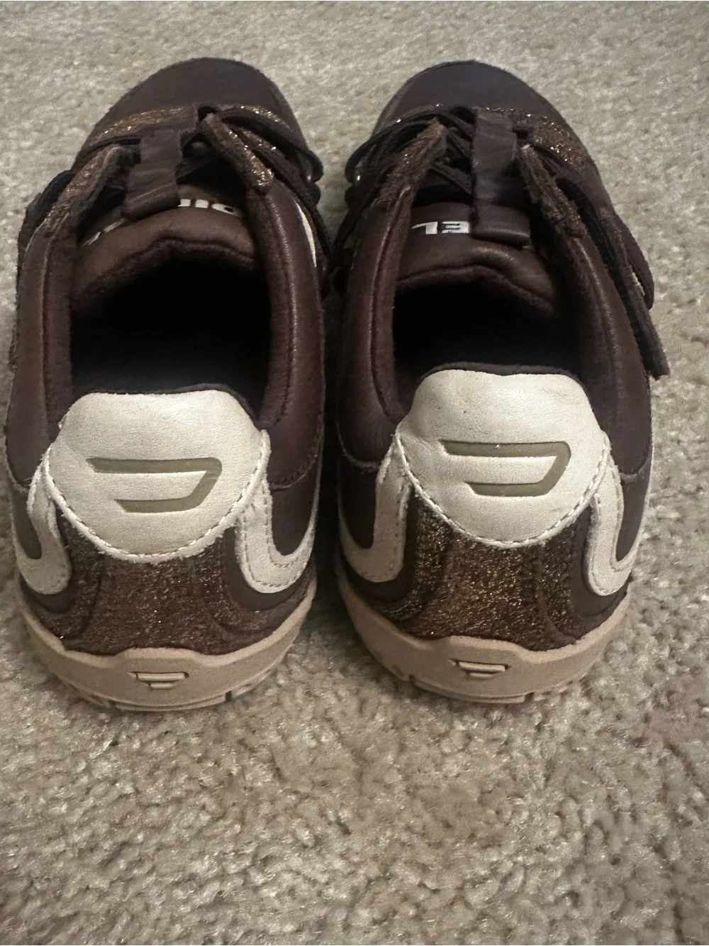 Diesel Motion Women’s Gold Sparkle Brown Leather Size 8 38.5 Shoes Sneakers